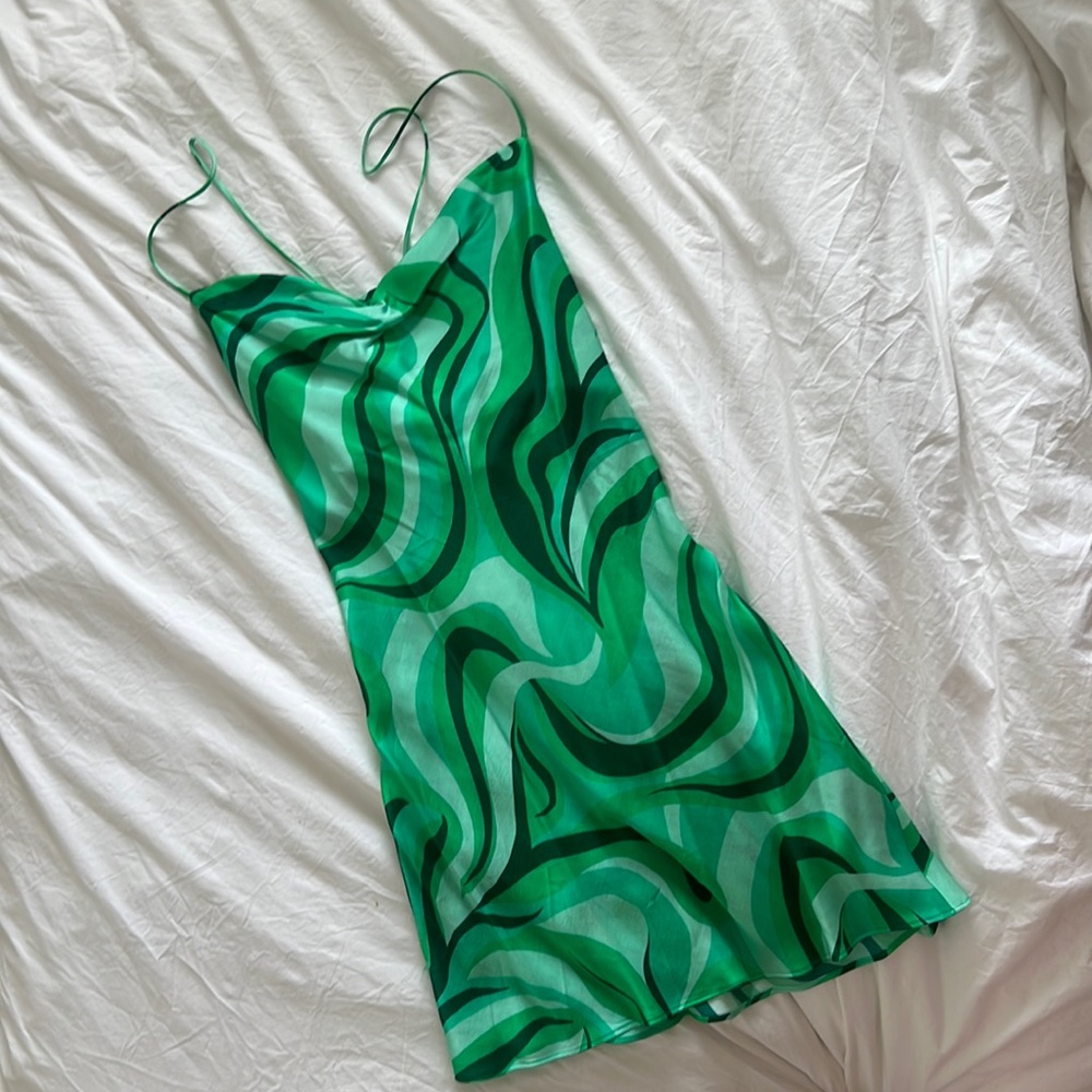 New with tags Zara Green Safia Dress (Limited Edition) Size XS.